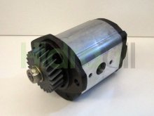 Image RE210000 John Deere hydraulic gear pump 28 cm3