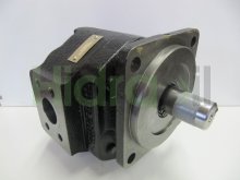 Thumbnail of MC2215G5B25D Warynski moteur hydraulique à engrenages 101 cm3 arbre cylindrique