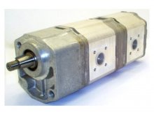 Image SNP2/14S SC73+SNP2/11S FR03 Sauer Danfoss hydraulic double gear pump 14+11 cm3 tapered shaft and bearing support