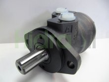 Thumbnail of 11185567 OMR X 125 White hydraulic orbital motor 125 cm3 with splined shaft z6 and 1 inch diameter