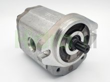 Image SNM2/25SC06 SNM2NN/025BN06SAM6E6E6NNNNN/NNNN Sauer Danfoss Turolla hydraulic gear motor 25 cm3 bidirectional splined z9 shaft UNF threads