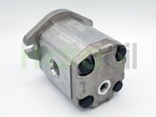 Thumbnail of SNM2/14SC06 SNM2NN/014BN06SAM6E5E5NNNN/NNNNN Sauer Danfoss Turolla hydraulic gear motor 14 cm3 bidirectional splined z9 shaft UNF threads